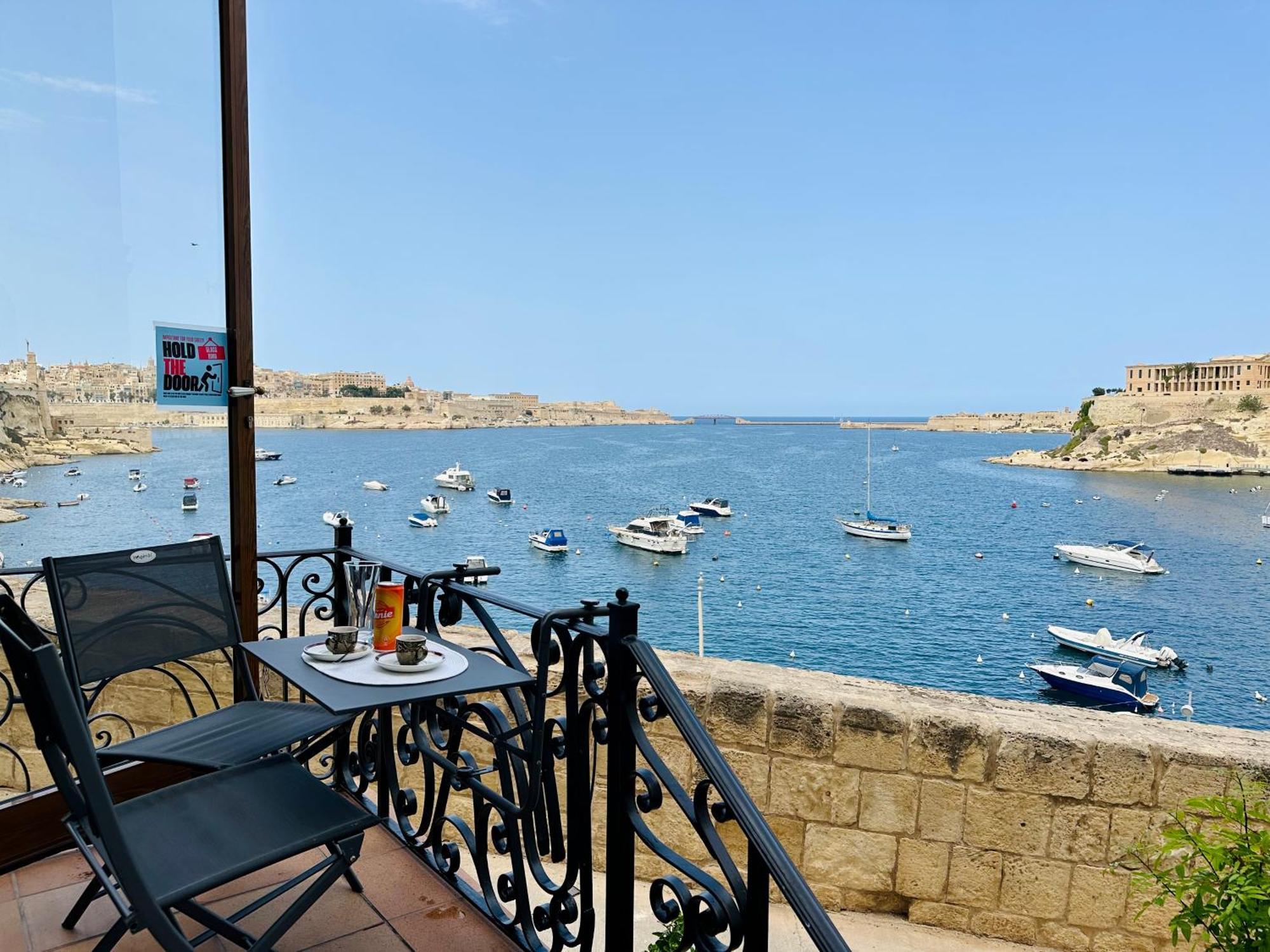 Seagull Birgu - Waterfront Home Екстериор снимка