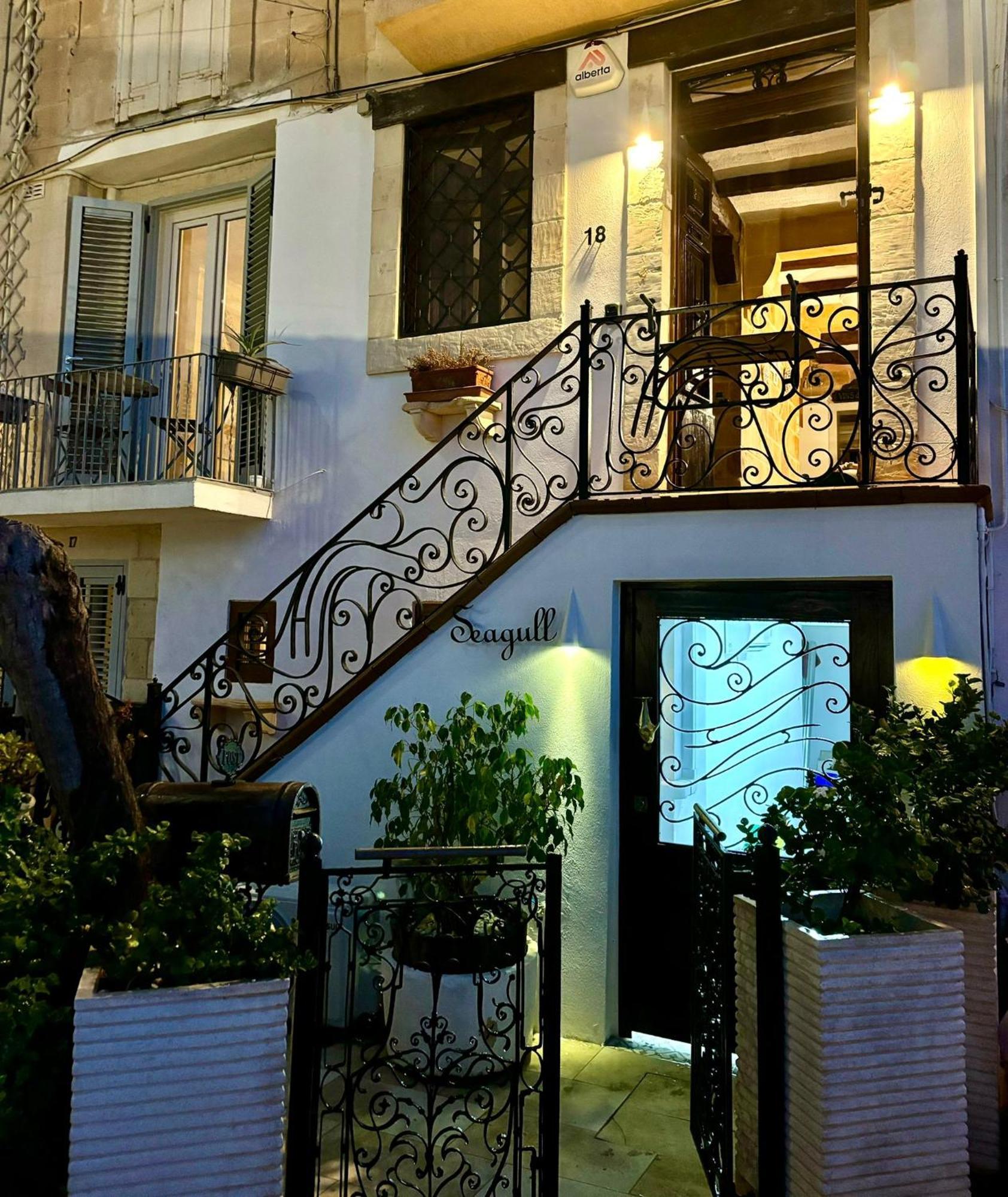 Seagull Birgu - Waterfront Home Екстериор снимка
