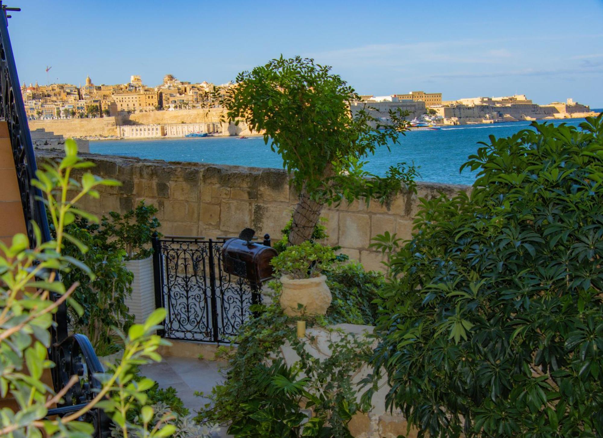 Seagull Birgu - Waterfront Home Екстериор снимка