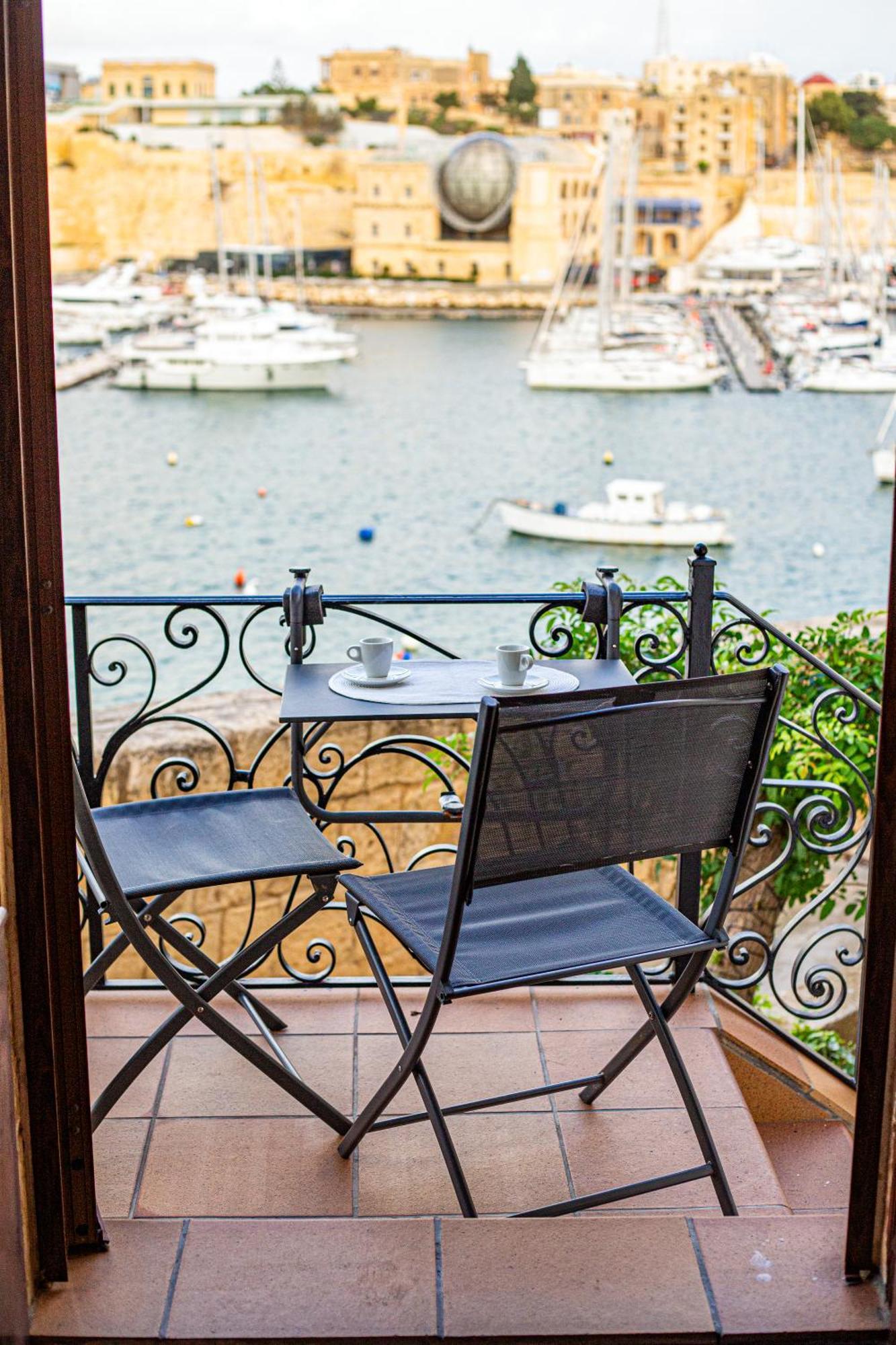 Seagull Birgu - Waterfront Home Екстериор снимка