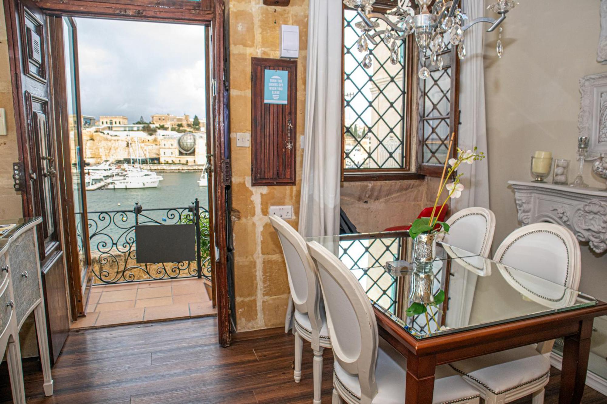 Seagull Birgu - Waterfront Home Екстериор снимка