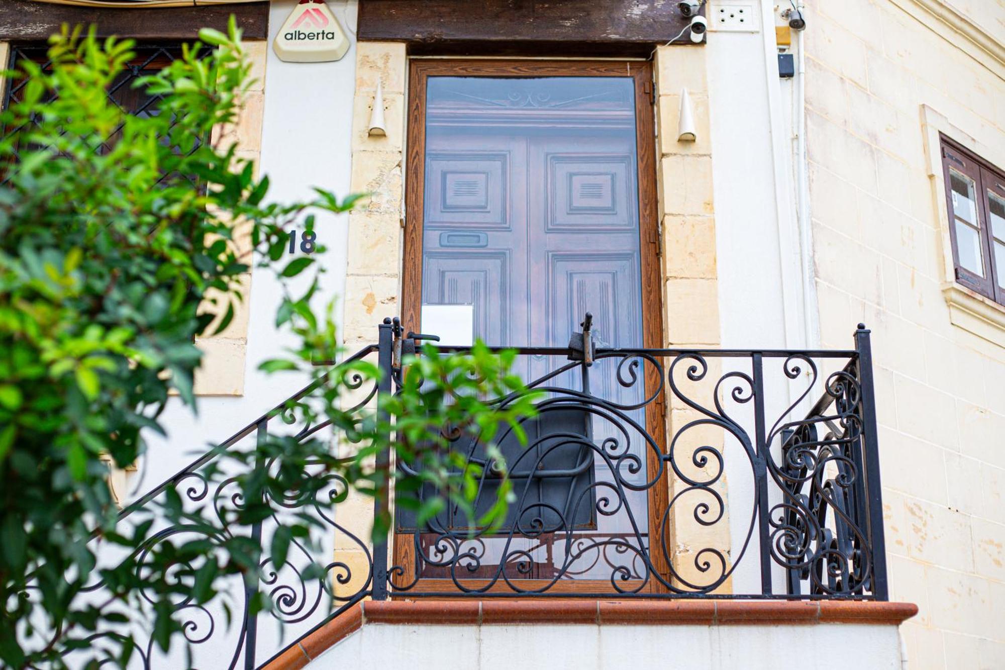 Seagull Birgu - Waterfront Home Екстериор снимка