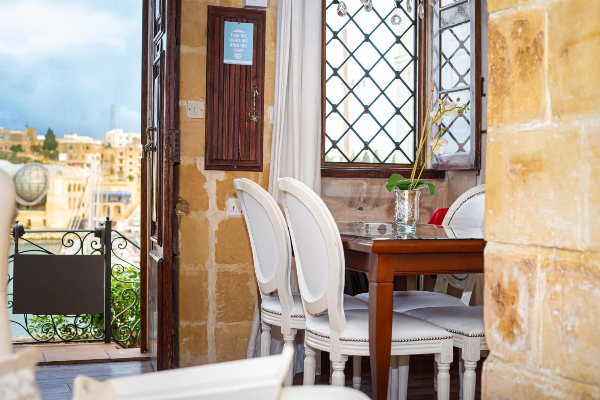 Seagull Birgu - Waterfront Home Екстериор снимка